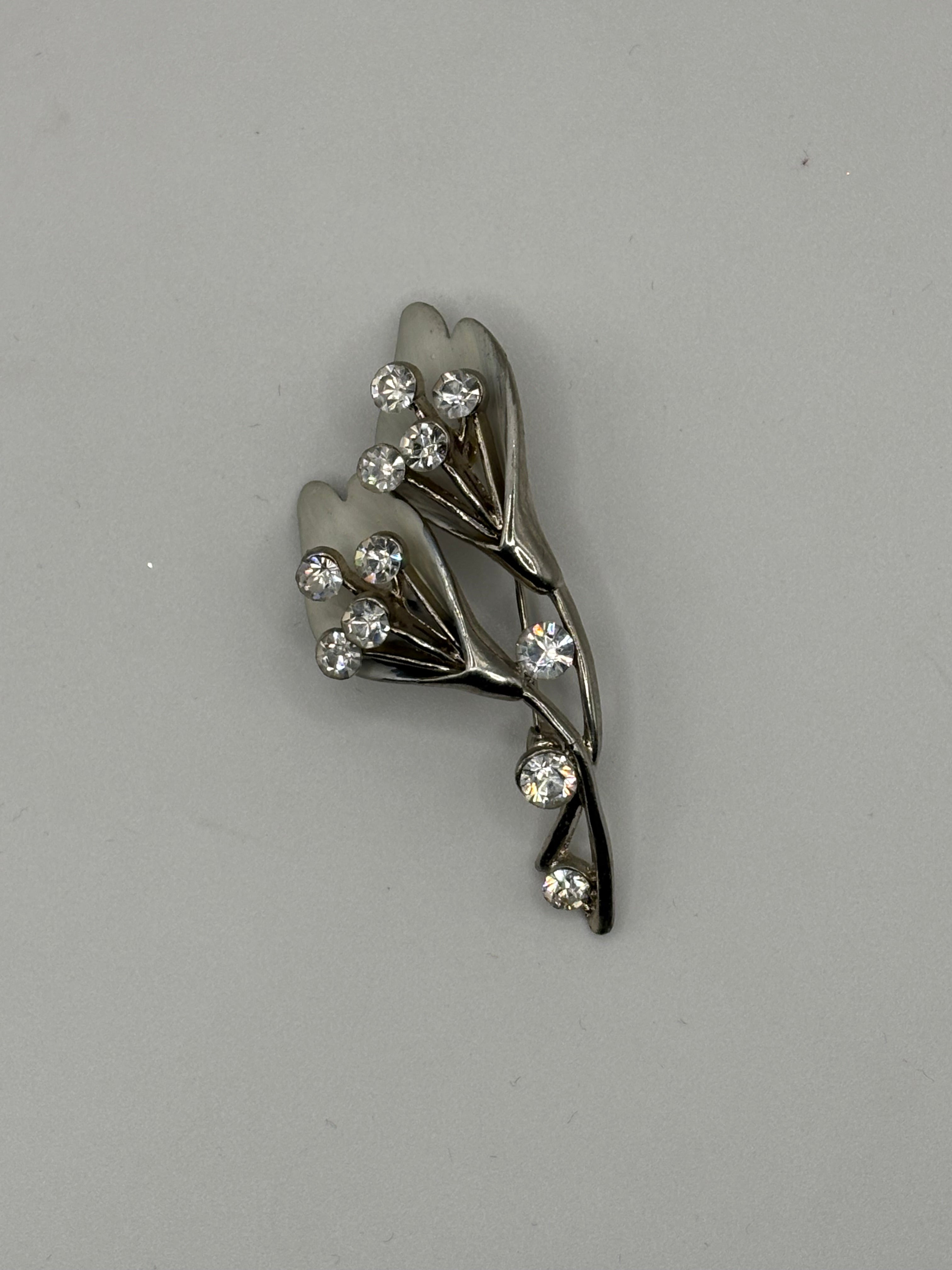 Elegant Enamel Tulip Flower Brooch | Silver-Tone Crystal Floral Pin (2 Colors)
