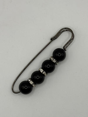 Black Pearl & Crystal Safety Pin Brooch | Beaded Kilt Pin (Gold or Gunmetal) – detail view | Petit Détail