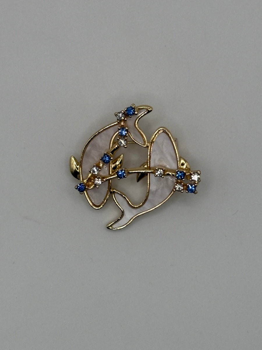 Pisces Zodiac Brooch | Gold Two Fish Horoscope Pin with Mother of Pearl – gold metal fashion jewelry, main product image, Petit Détail