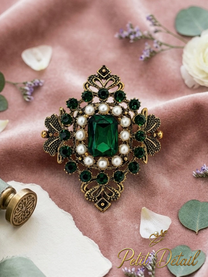 Emerald Pearl Vintage Brooch Petit Détail Lebanon