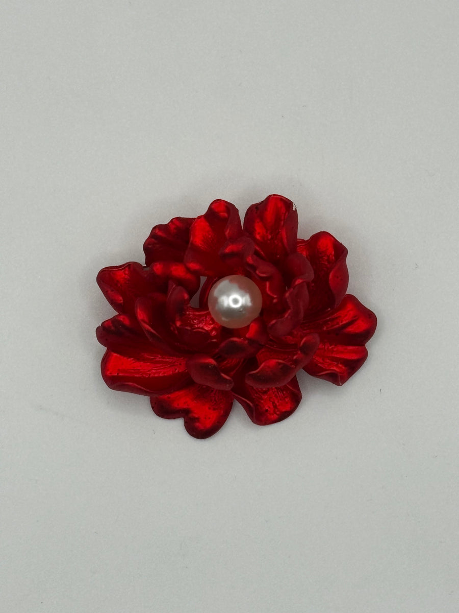 Crimson Flower Brooch | Vibrant Red Metallic Petals with Pearl Center – red metal fashion jewelry, main product image, Petit Détail