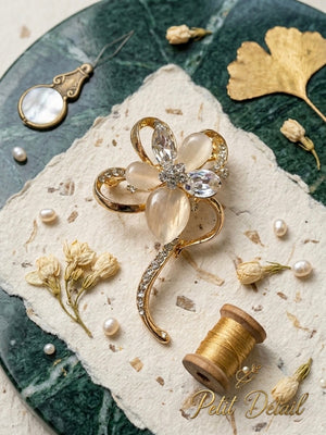 Champagne Crystal Flower Brooch Petit Détail Lebanon