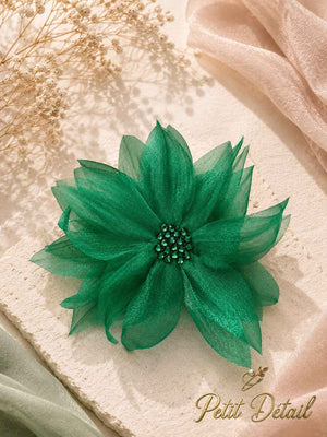 Handmade Emerald Green Crystal Organza Textile Flower Brooch – Premium Emerald Strass Center – 15 cm Petit Détail Lebanon