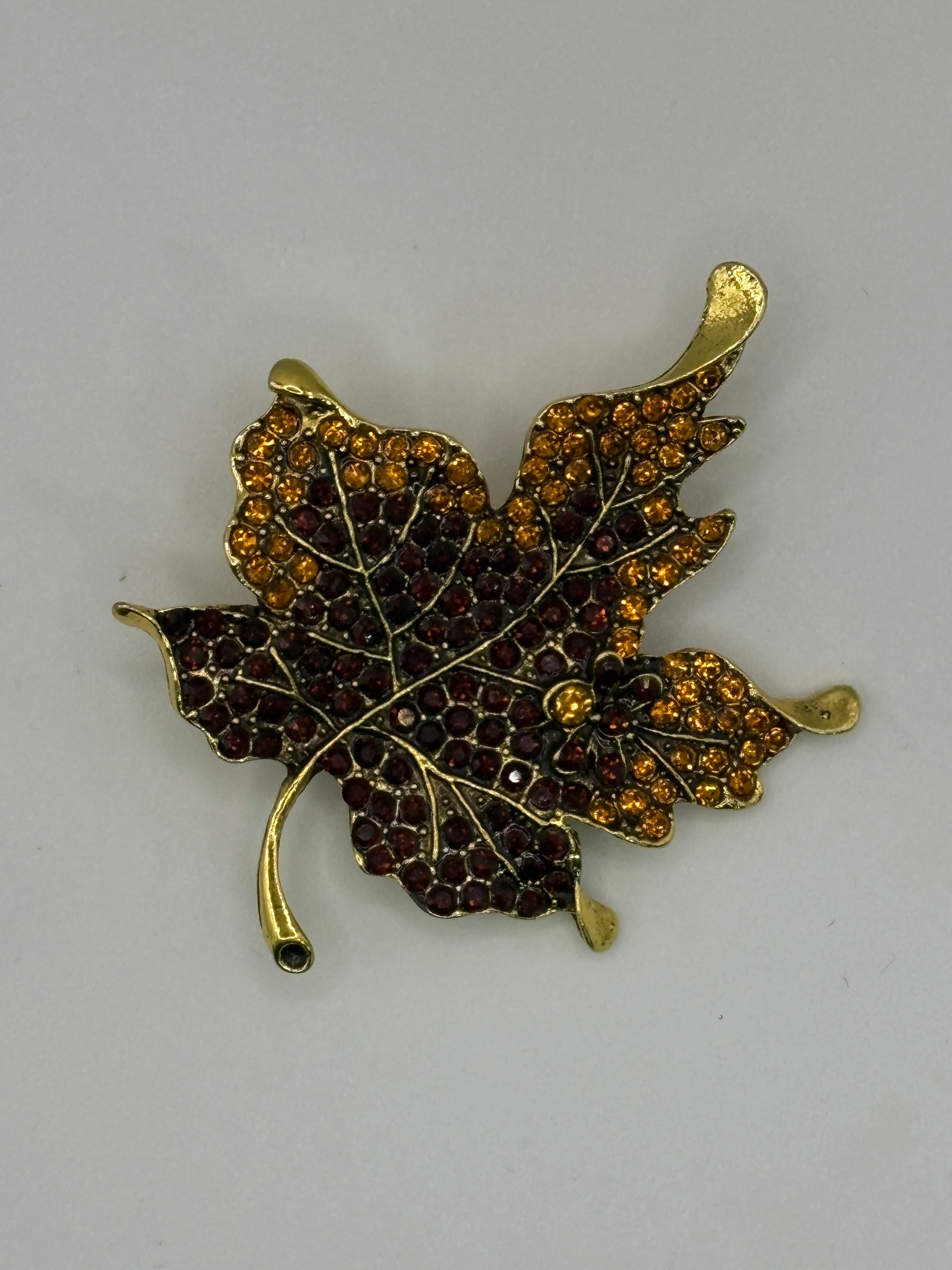 Sparkling Crystal Maple Leaf Brooch | Gold-Tone Autumn Nature Pin (2 Colors)