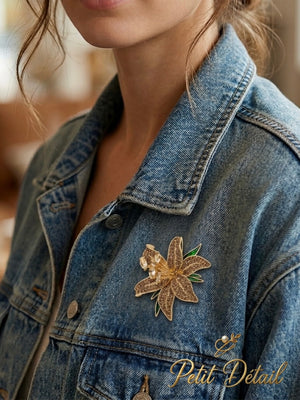 Lily Crystal Brooch Petit Détail Lebanon